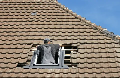 Pose de velux à Breuil Magné